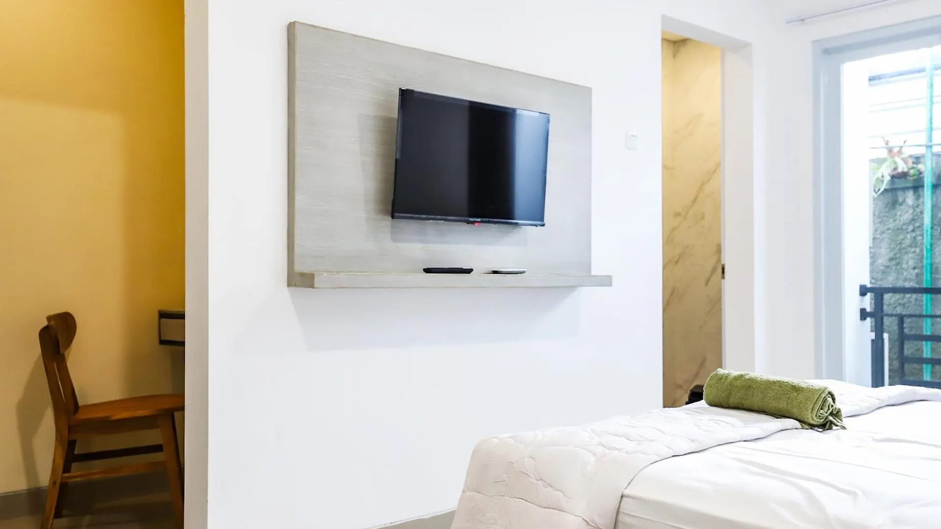 Penzion White Blue House 6 -Pvt Room, Shared Pool&Kitchen Ubud