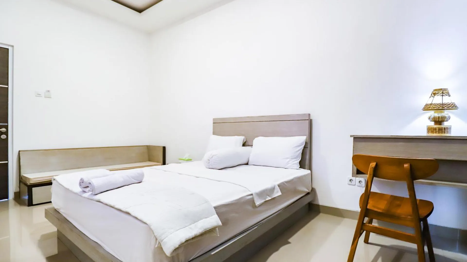 White Blue House 6 -Pvt Room, Shared Pool&Kitchen Ubud  Indonesia
