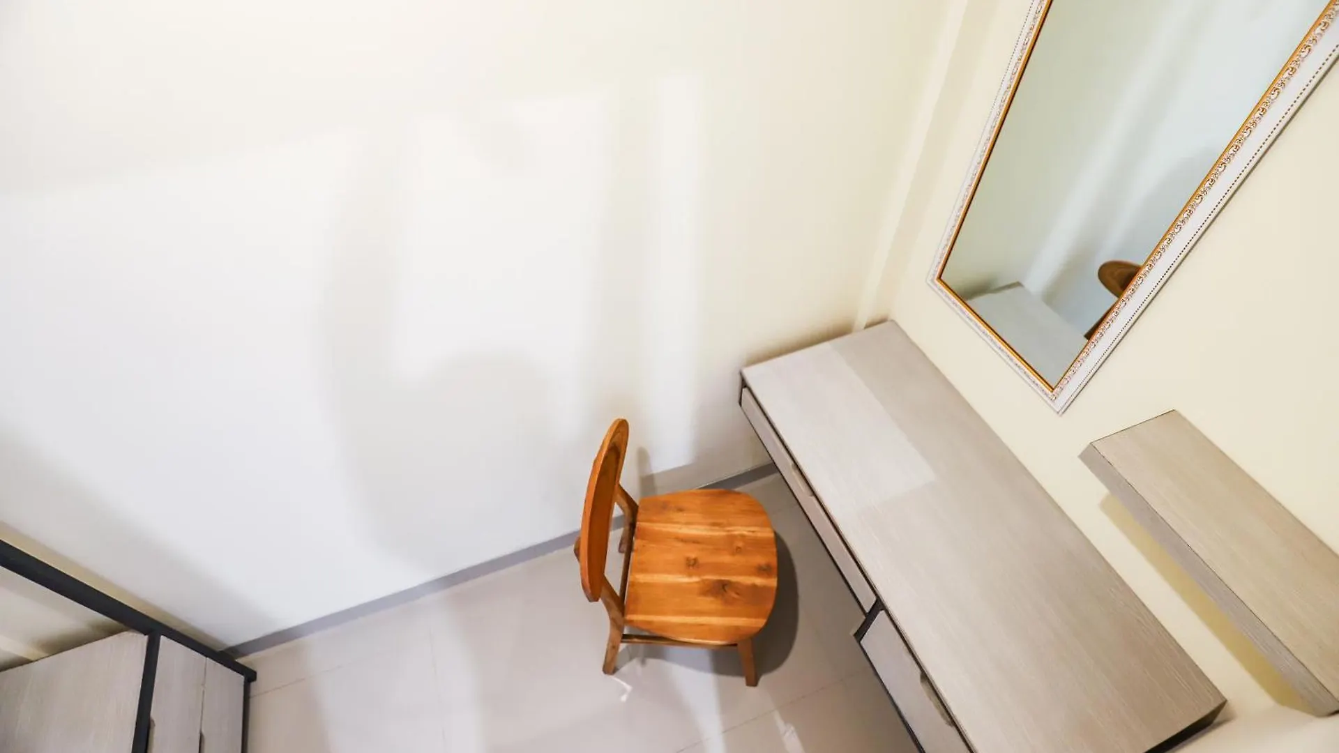 White Blue House 6 -Pvt Room, Shared Pool&Kitchen Ubud  Indonesia