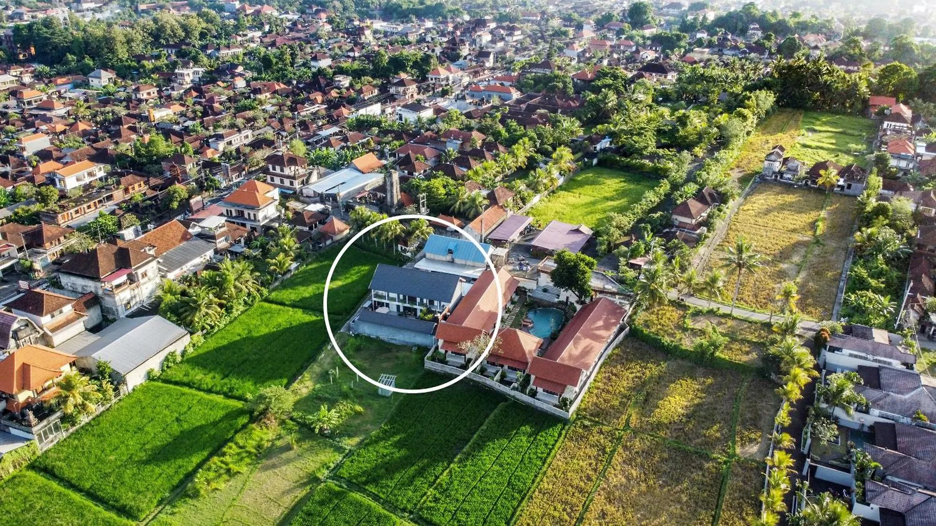 Guest house White Blue House 6 -Pvt Room, Shared Pool&Kitchen Ubud