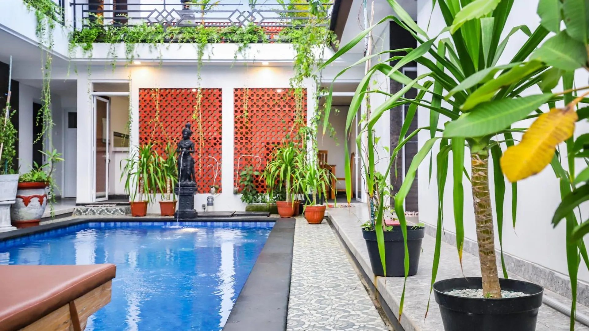 White Blue House 6 -Pvt Room, Shared Pool&Kitchen Ubud  0*, Ubud (Bali) Indonesia