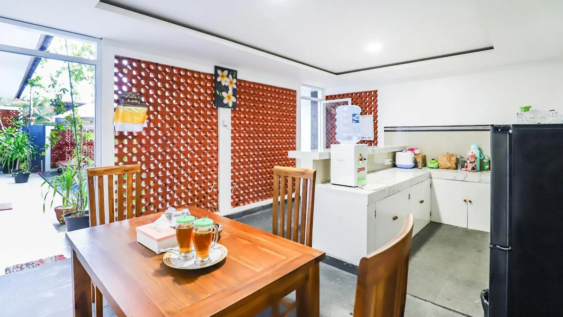 White Blue House 6 -Pvt Room, Shared Pool&Kitchen Ubud  0*, Ubud (Bali) Indonesia