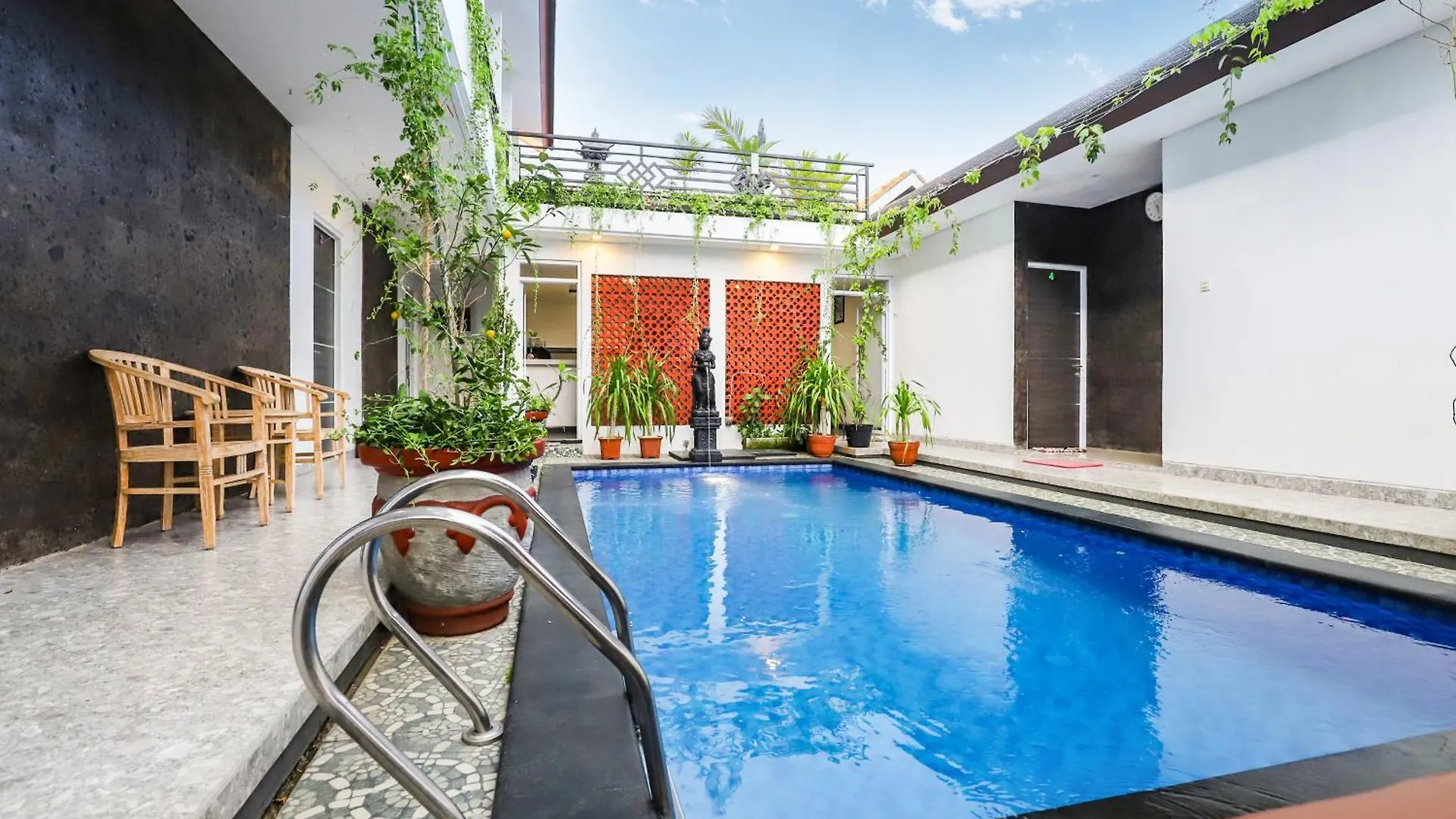Guest house White Blue House 6 -Pvt Room, Shared Pool&Kitchen Ubud  Indonesia