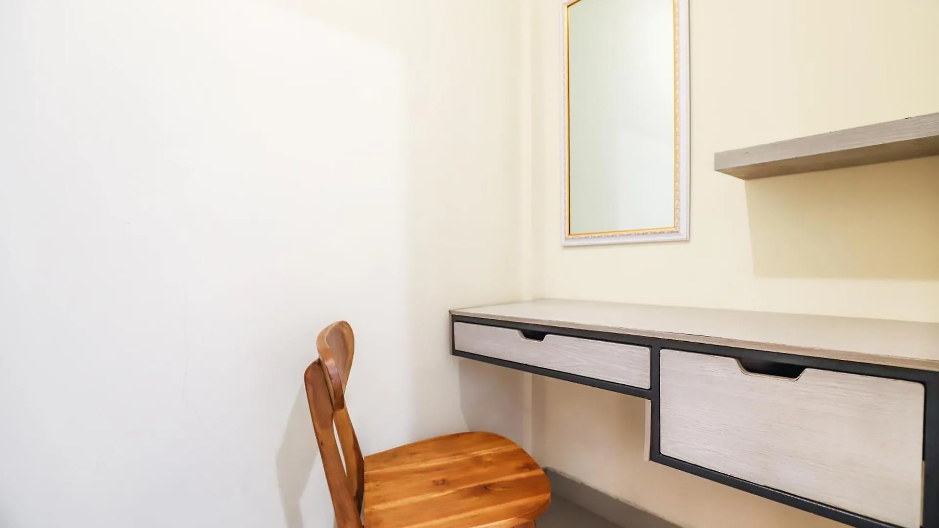 White Blue House 6 -Pvt Room, Shared Pool&Kitchen Ubud  0*, Ubud (Bali)