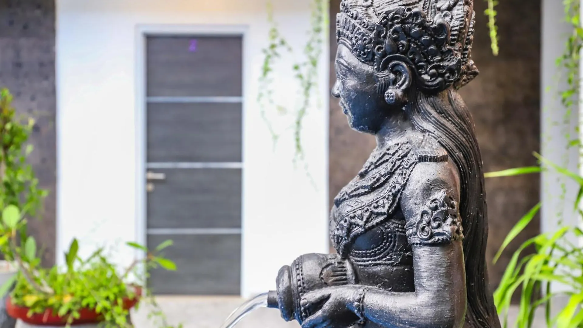 Guest house White Blue House 6 -Pvt Room, Shared Pool&Kitchen Ubud