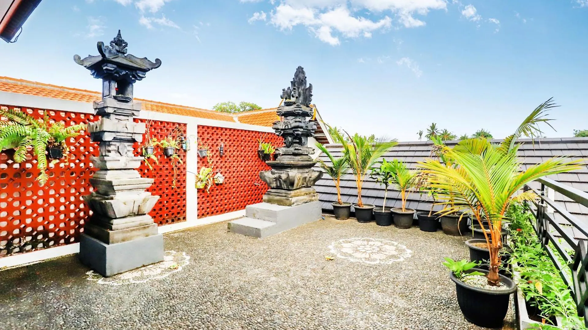 White Blue House 6 -Pvt Room, Shared Pool&Kitchen Ubud  Indonesia